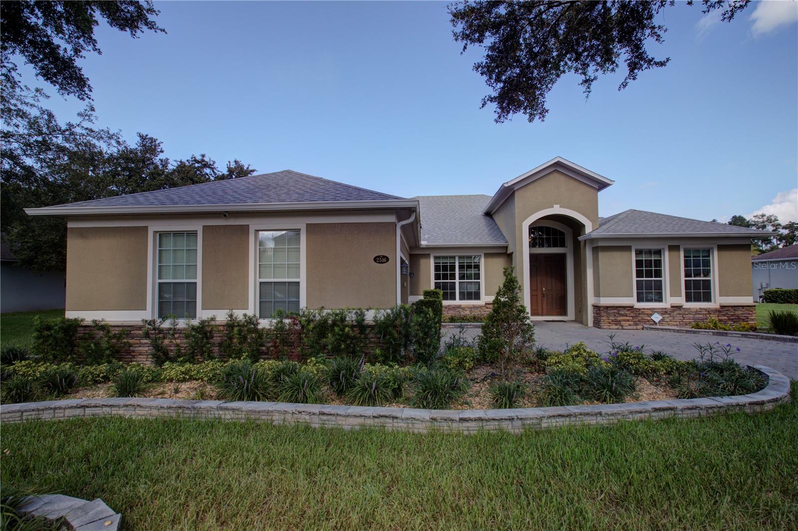 Foto de propiedad en 2516 WOODSIDE RIDGE DR APOPKA con MLS# O6425043