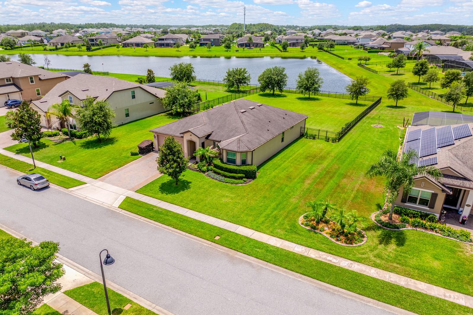 Foto de propiedad en 17590 SAILFIN DR ORLANDO con MLS# O6425408