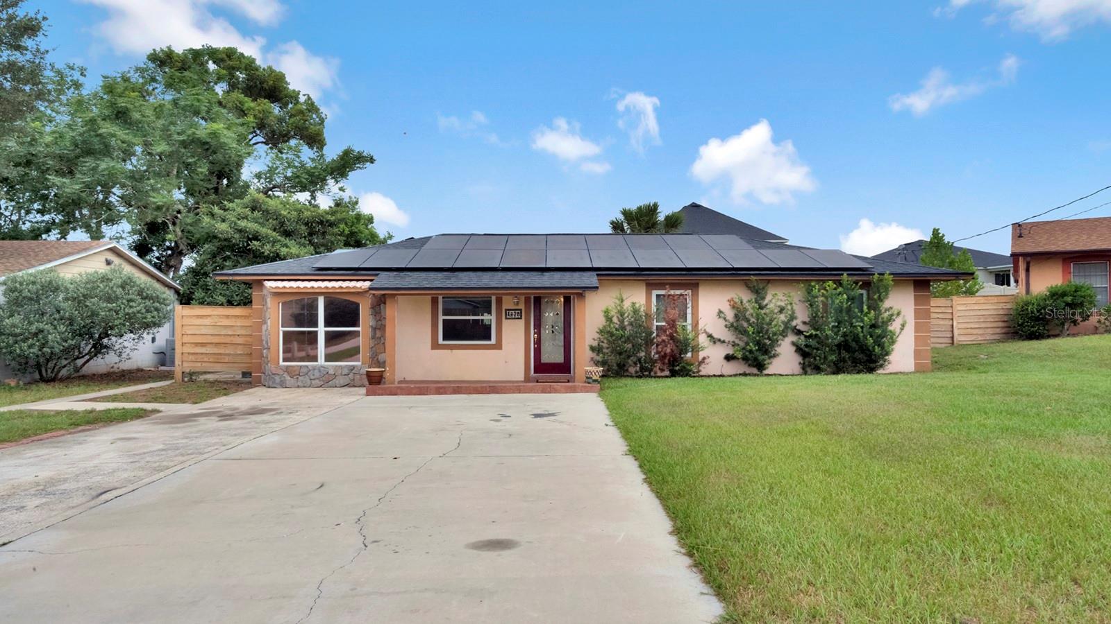 Foto de propiedad en 1426 ELLEN LN APOPKA con MLS# O6425492