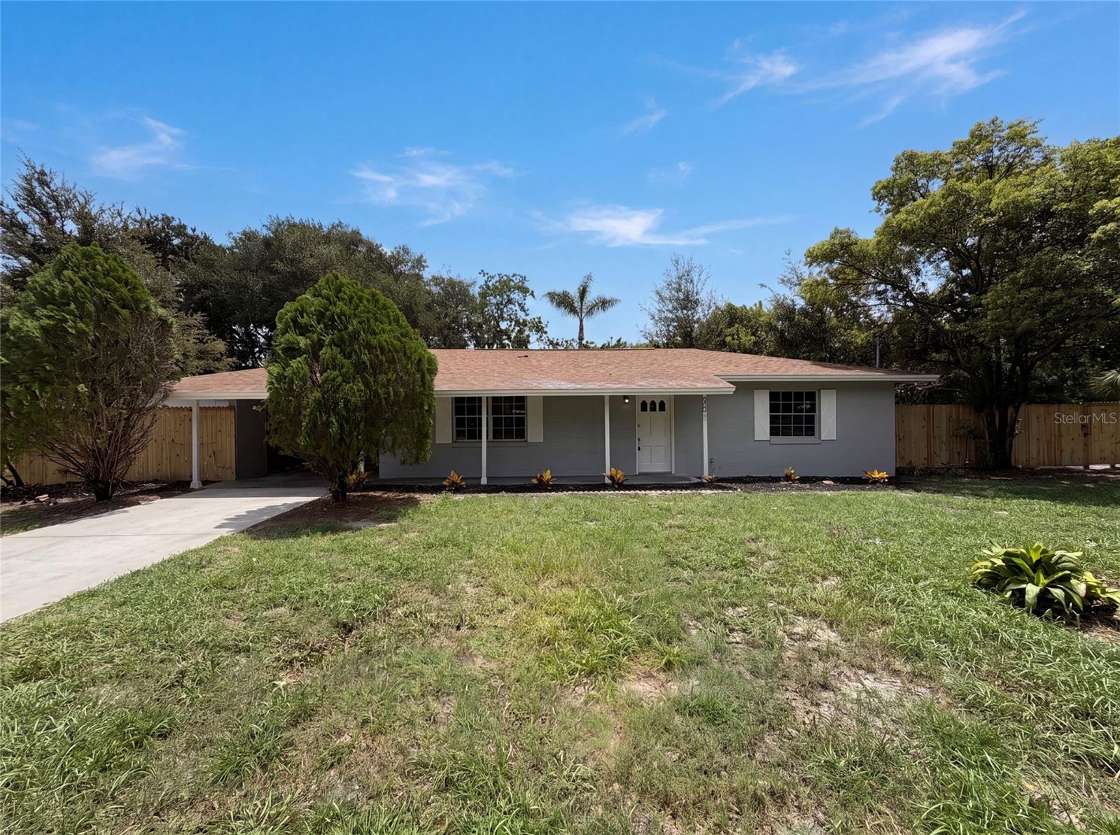 Foto de propiedad en 585 HEWETT DR ORLANDO con MLS# O6425605