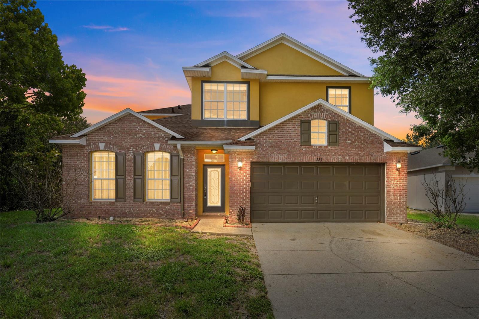 Foto de propiedad en 223 LARGOVISTA DR. OAKLAND con MLS# O6425925