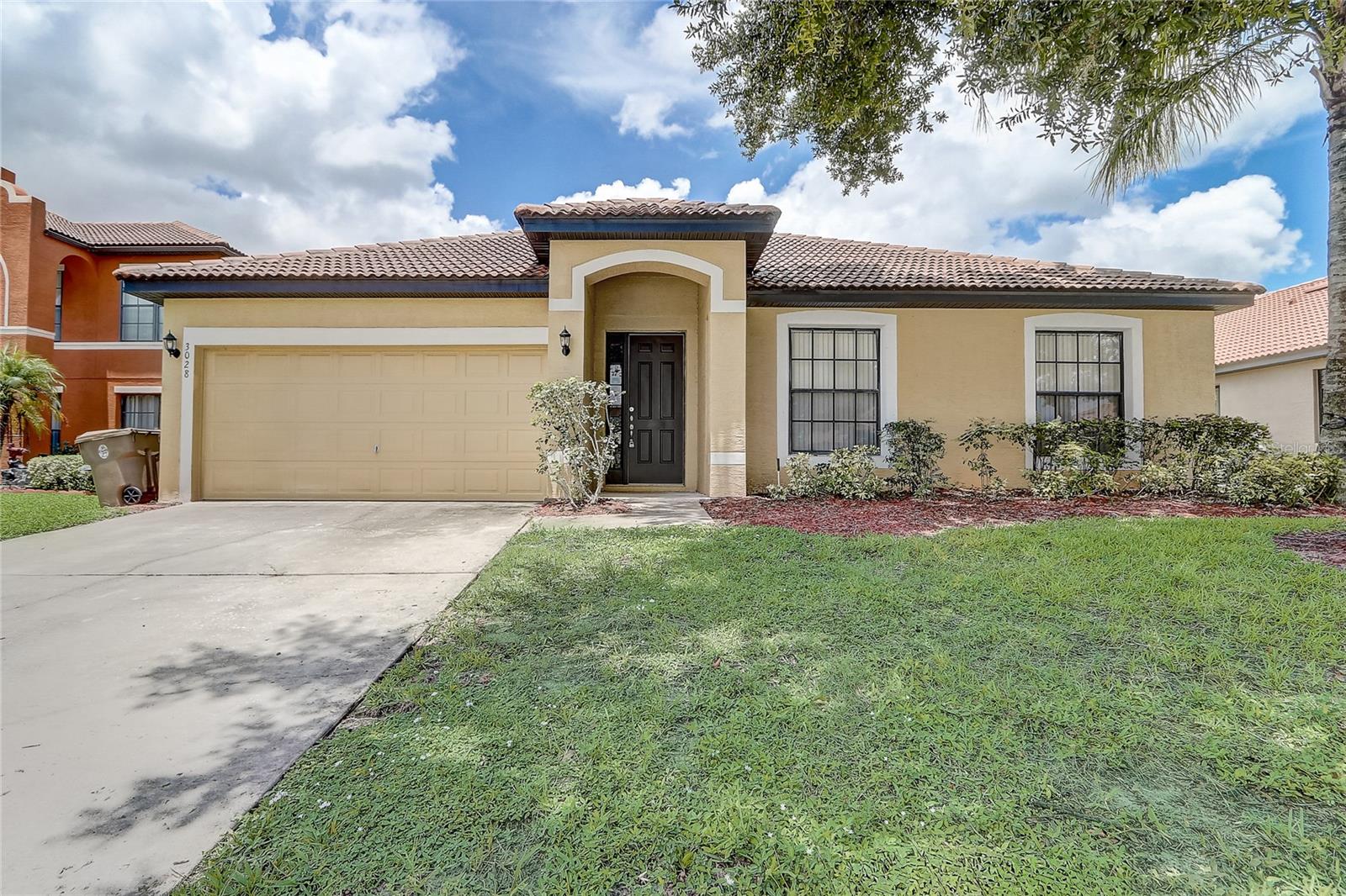 Foto de propiedad en 3028 CAMINO REAL DR S KISSIMMEE con MLS# O6426588
