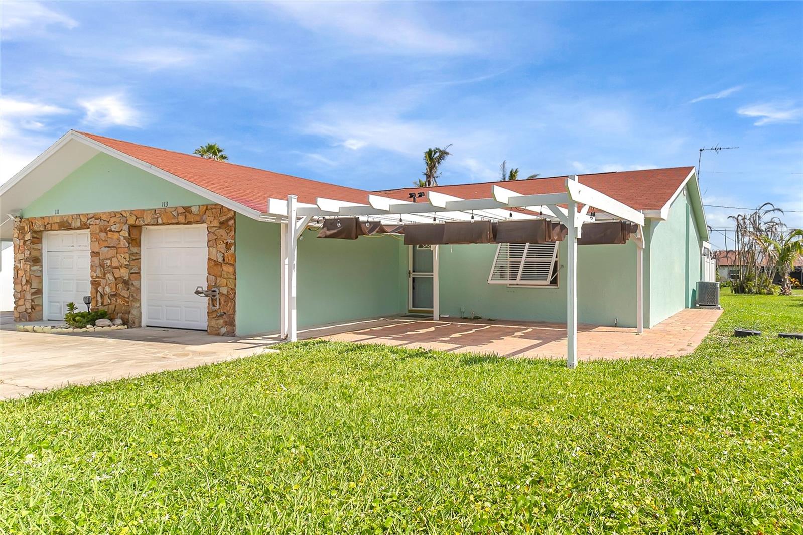 Foto de propiedad en 113 MULLET CREEK RD MELBOURNE BEACH con MLS# O6427002