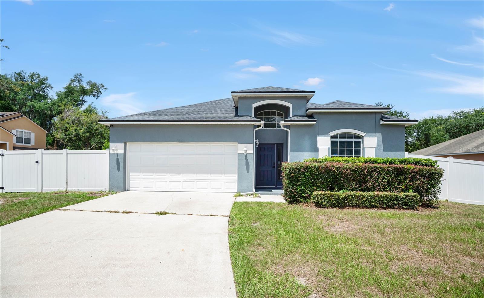 Foto de propiedad en 7933 REX HILL TRL ORLANDO con MLS# O6427154