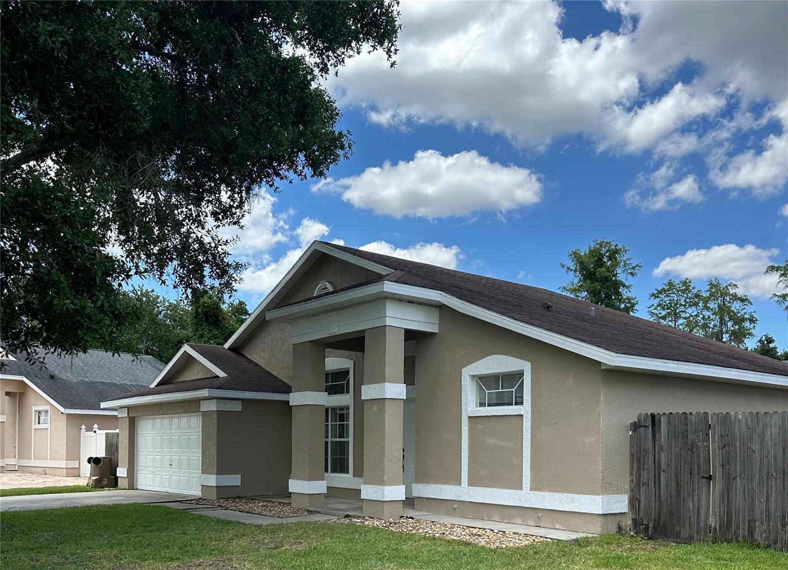Foto de propiedad en 3119 FAIRFIELD DR KISSIMMEE con MLS# O6428133