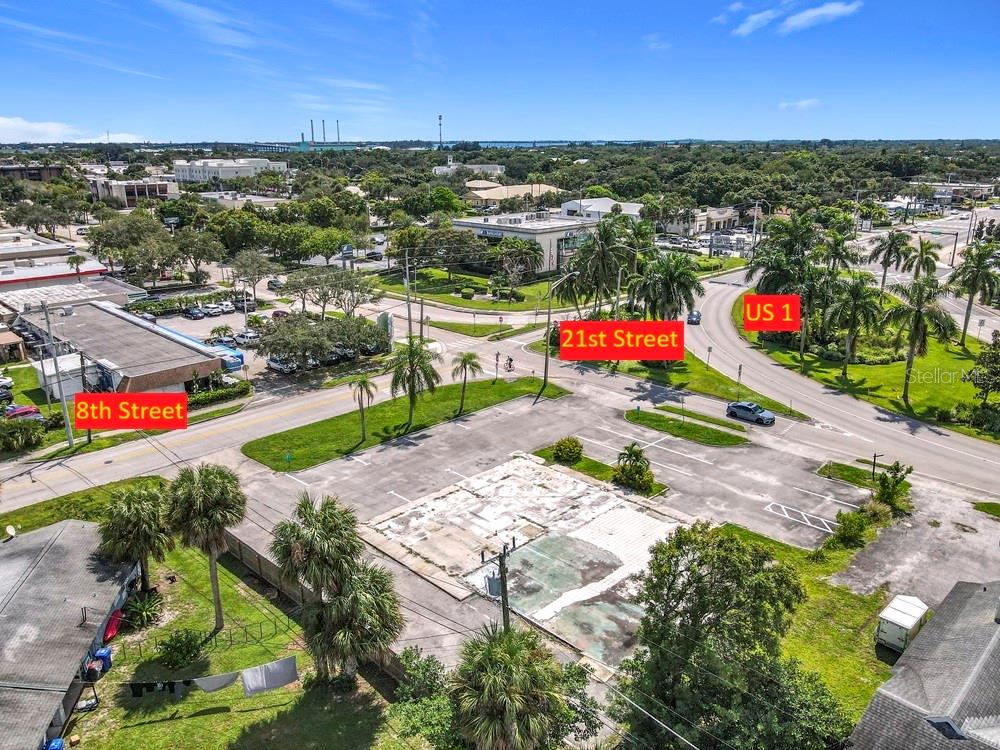 Foto de propiedad en 810 21ST ST VERO BEACH con MLS# O6428499