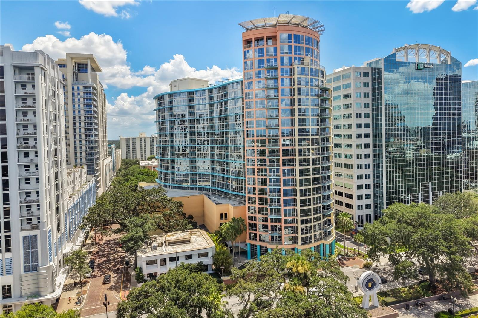 Foto de propiedad en 322 E CENTRAL BLVD #1910 ORLANDO con MLS# O6428866