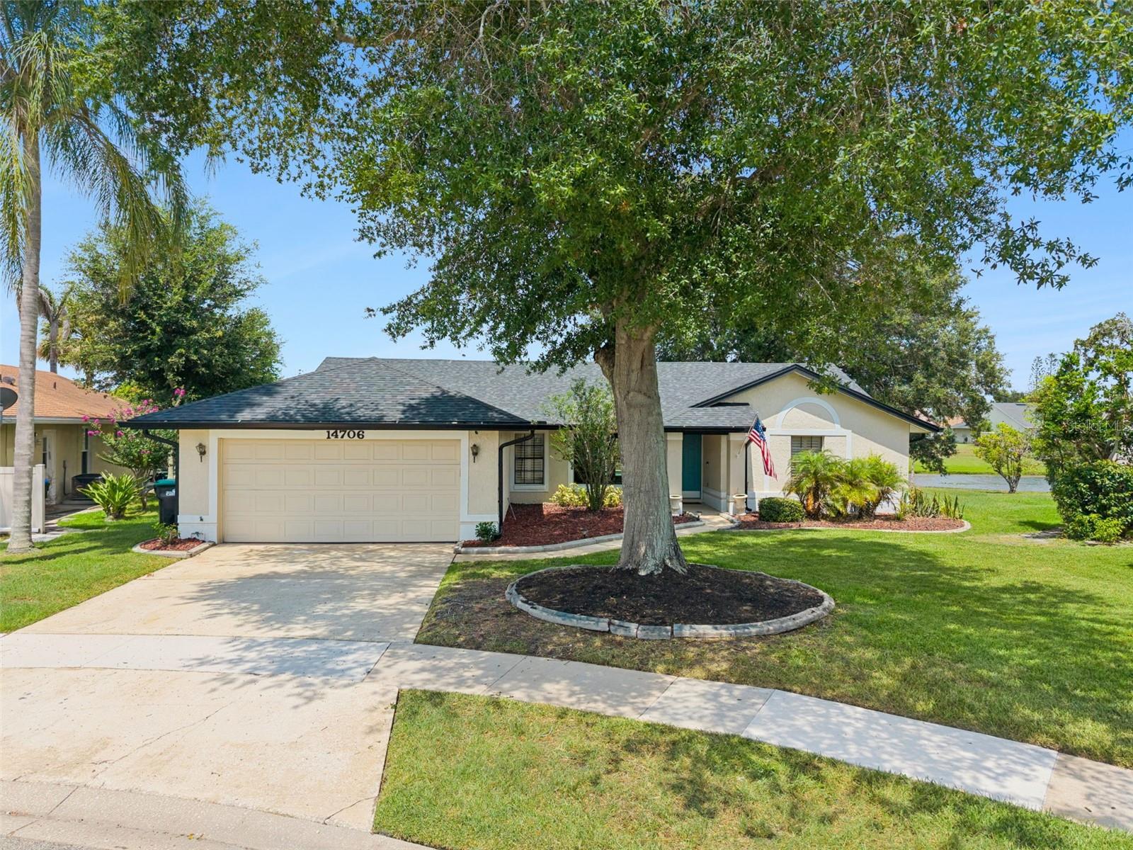 Foto de propiedad en 14706 EAGLE VIEW CT ORLANDO con MLS# O6429222