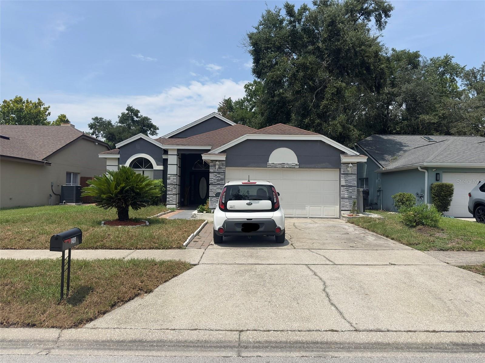 Foto de propiedad en  APOPKA con MLS# O6429283