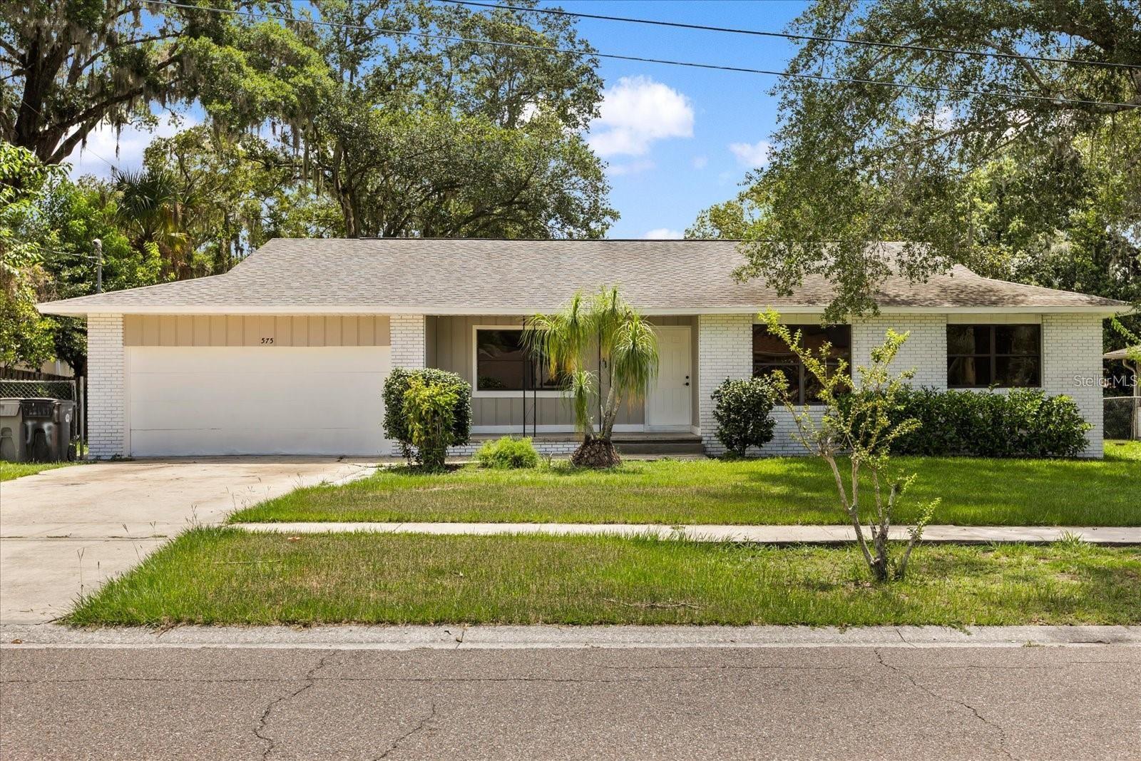 Foto de propiedad en 575 LAKE MCCOY DR APOPKA con MLS# O6429430