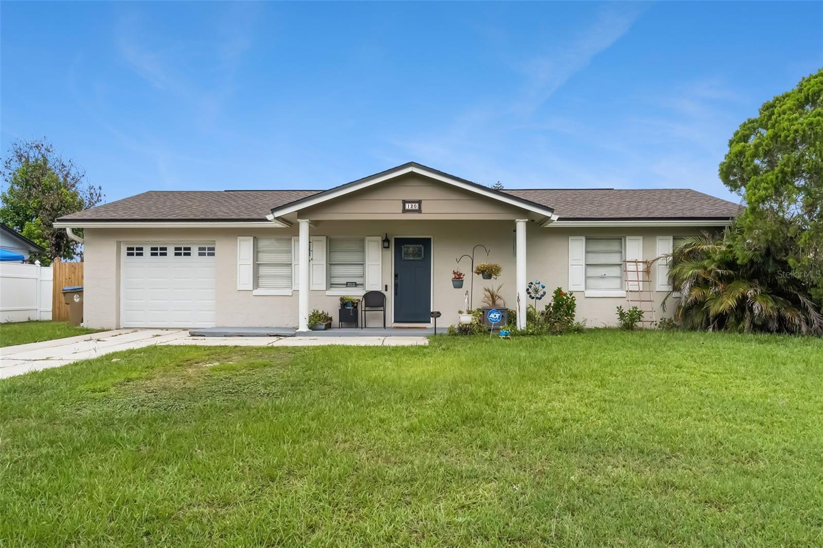 Foto de propiedad en 120 MILTA LN KISSIMMEE con MLS# O6429643