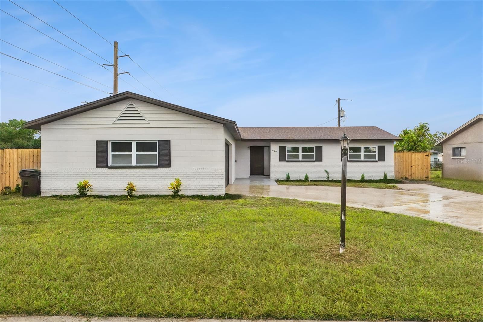 En Venta 996 SARAZEN DR, ROCKLEDGE, FL 32955