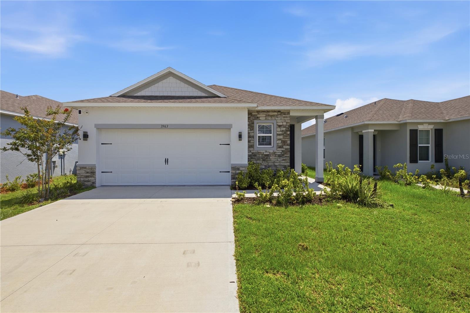 Foto de propiedad en 3963 SAGEFIELD DR HARMONY con MLS# O6429792