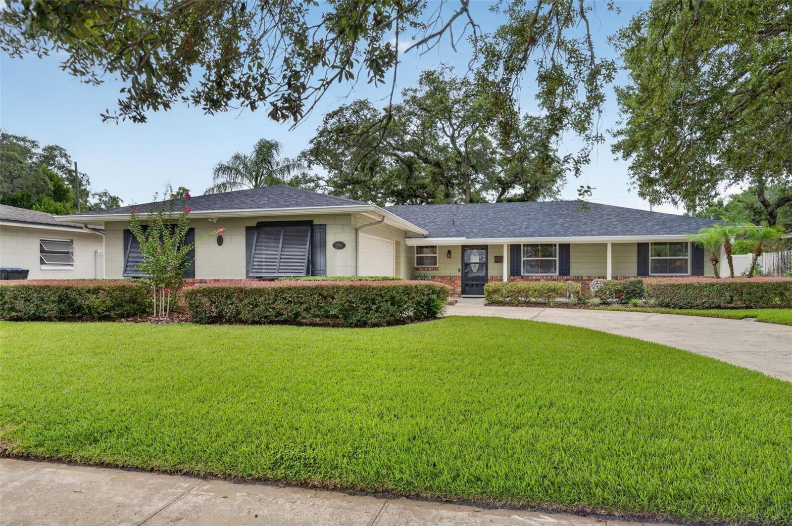 Foto de propiedad en 2781 ABBEY RD WINTER PARK con MLS# O6429991
