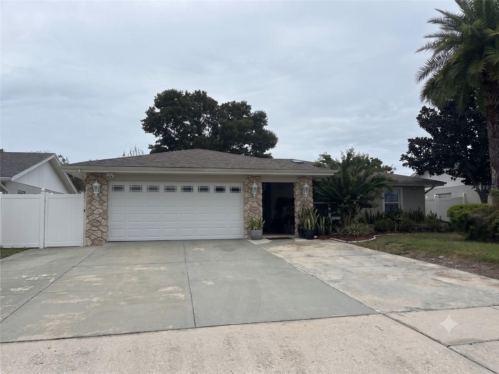 Foto de propiedad en 5450 GAMBIER CT ORLANDO con MLS# O6430286