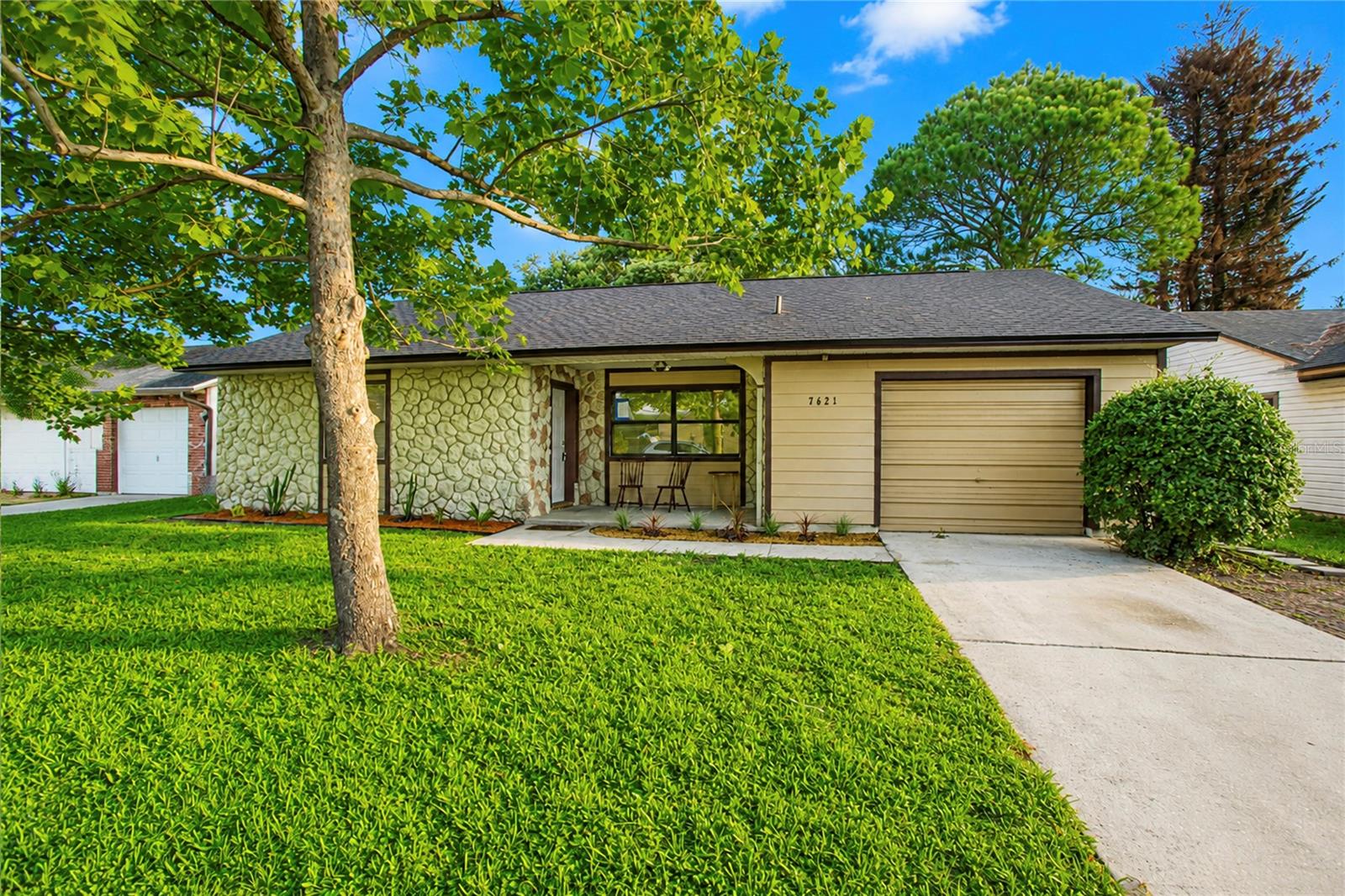 Foto de propiedad en 7621 RUTHWIND CT ORLANDO con MLS# O6430453