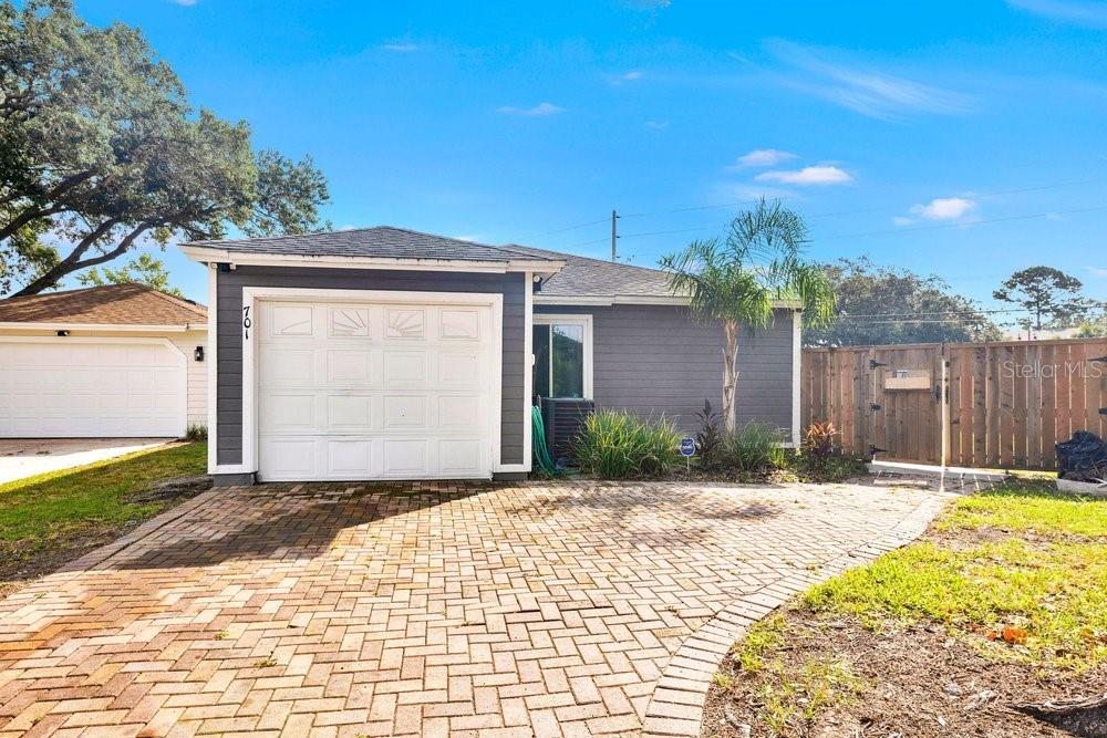 Foto de propiedad en 701 ASHLEY LN ORLANDO con MLS# O6430664