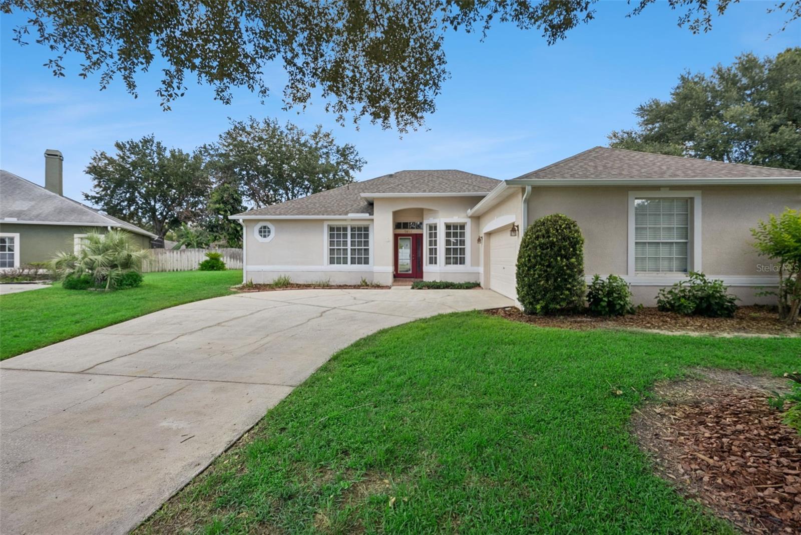 Foto de propiedad en 1853 ELFY CT APOPKA con MLS# O6431265