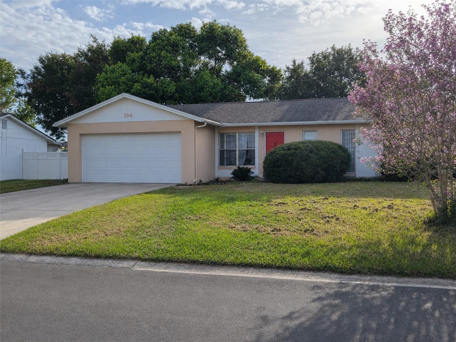 Foto de propiedad en 104 MORELIA LN KISSIMMEE con MLS# O6431402