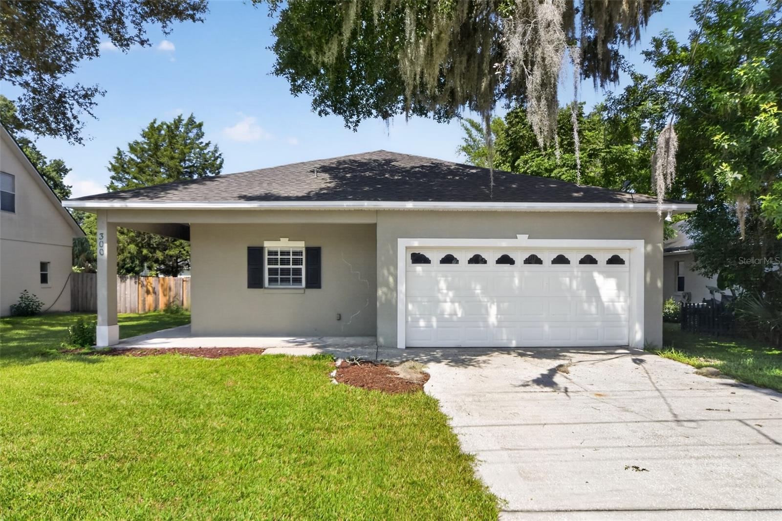 Foto de propiedad en 300 S WOODLAND ST WINTER GARDEN con MLS# O6431568
