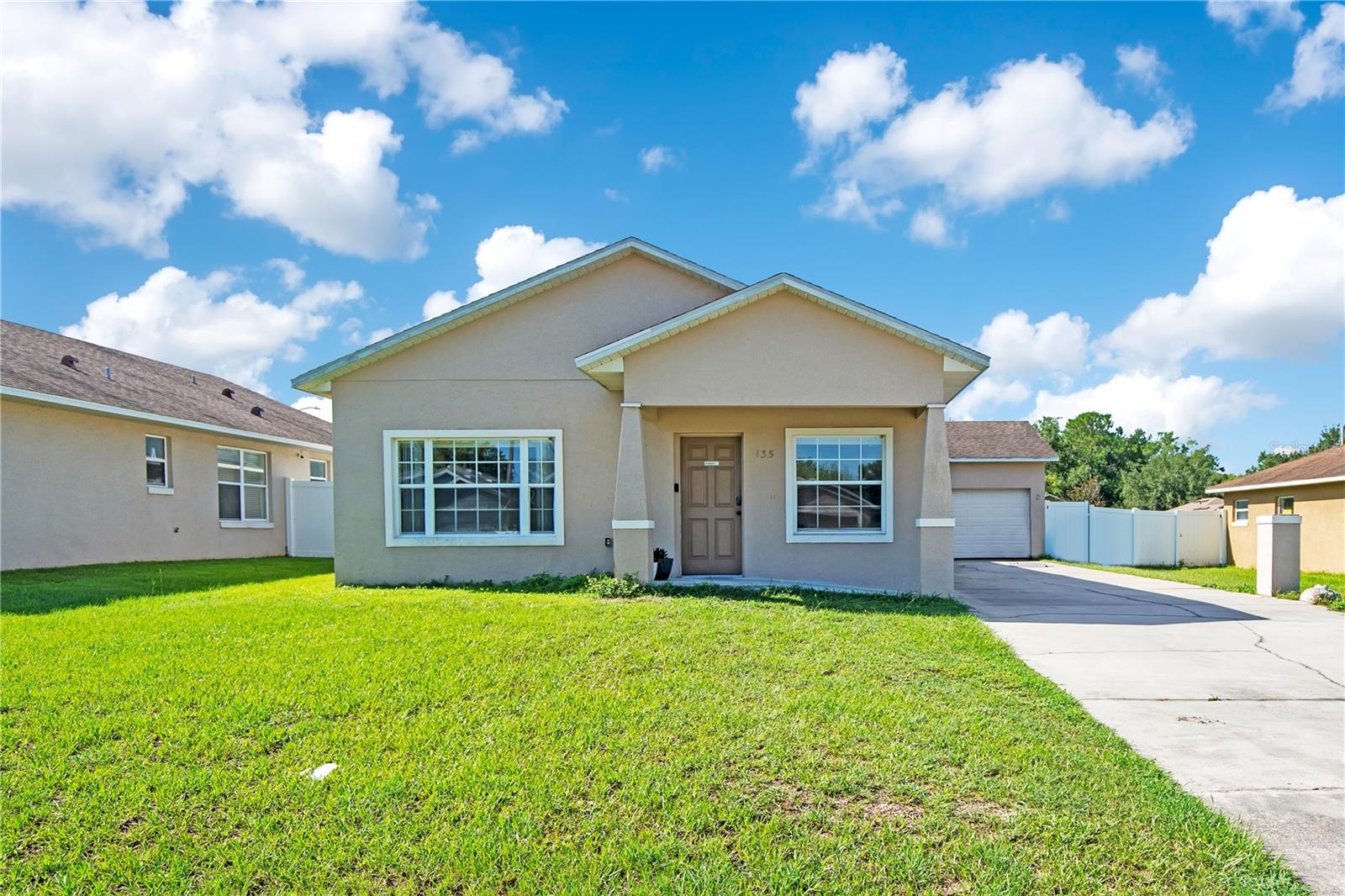 Foto de propiedad en 135 PARKER COVE CT OCOEE con MLS# O6431731