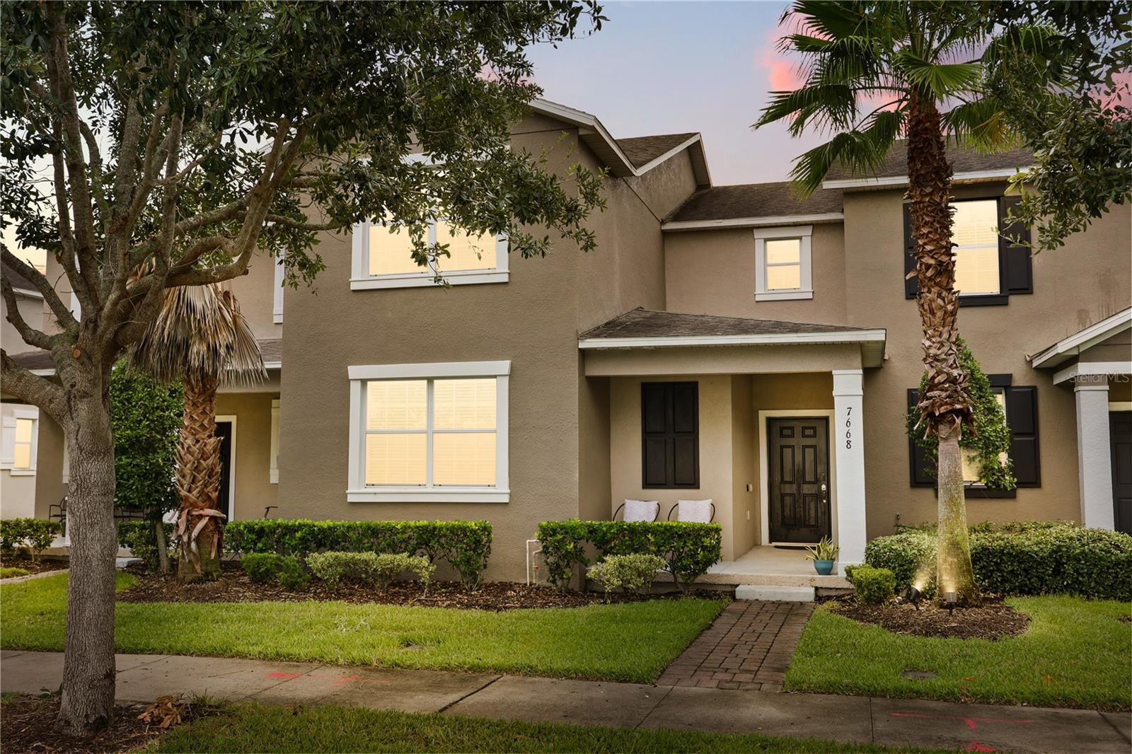 Foto de propiedad en 7668 FAIRGROVE AVE WINDERMERE con MLS# O6432258