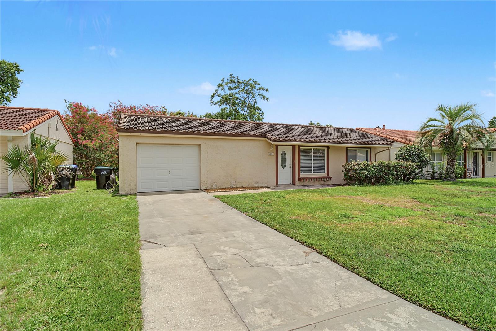 En Venta 10145 BLUFF CT, ORLANDO, FL 32821
