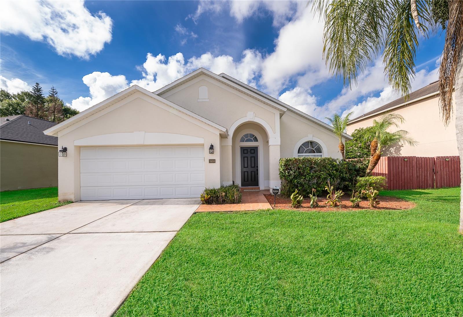 Foto de propiedad en 13233 HEMING WAY ORLANDO con MLS# O6432379