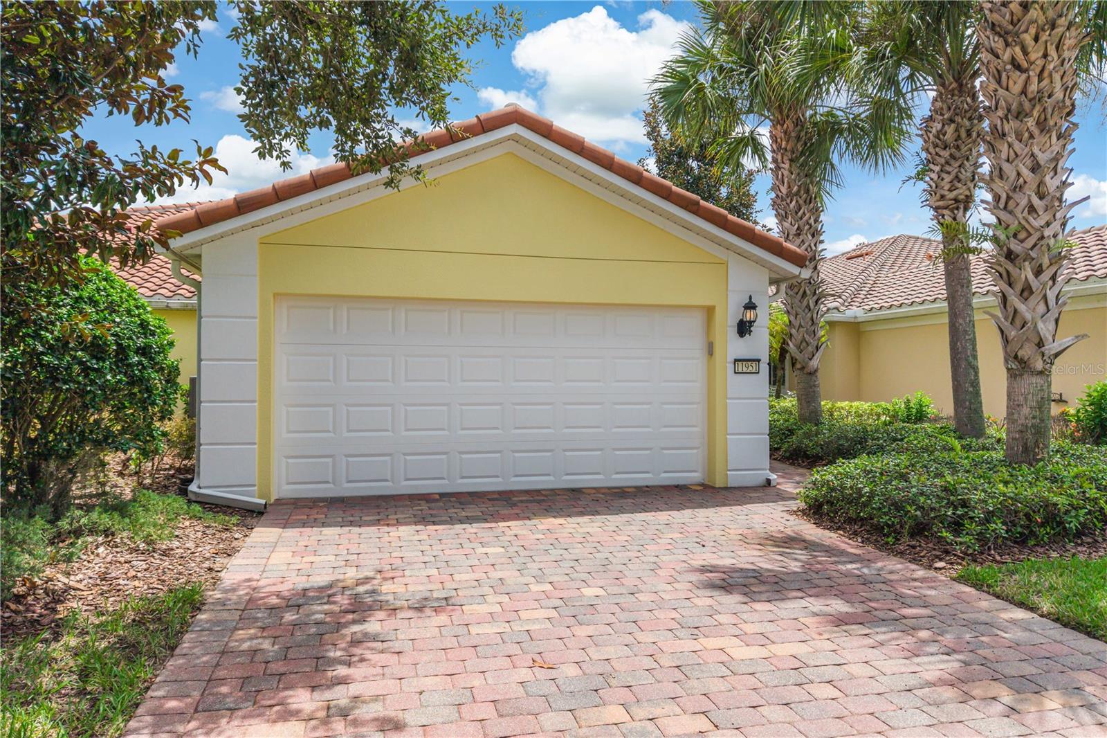 Foto de propiedad en 11951 FIORE DR ORLANDO con MLS# O6432455