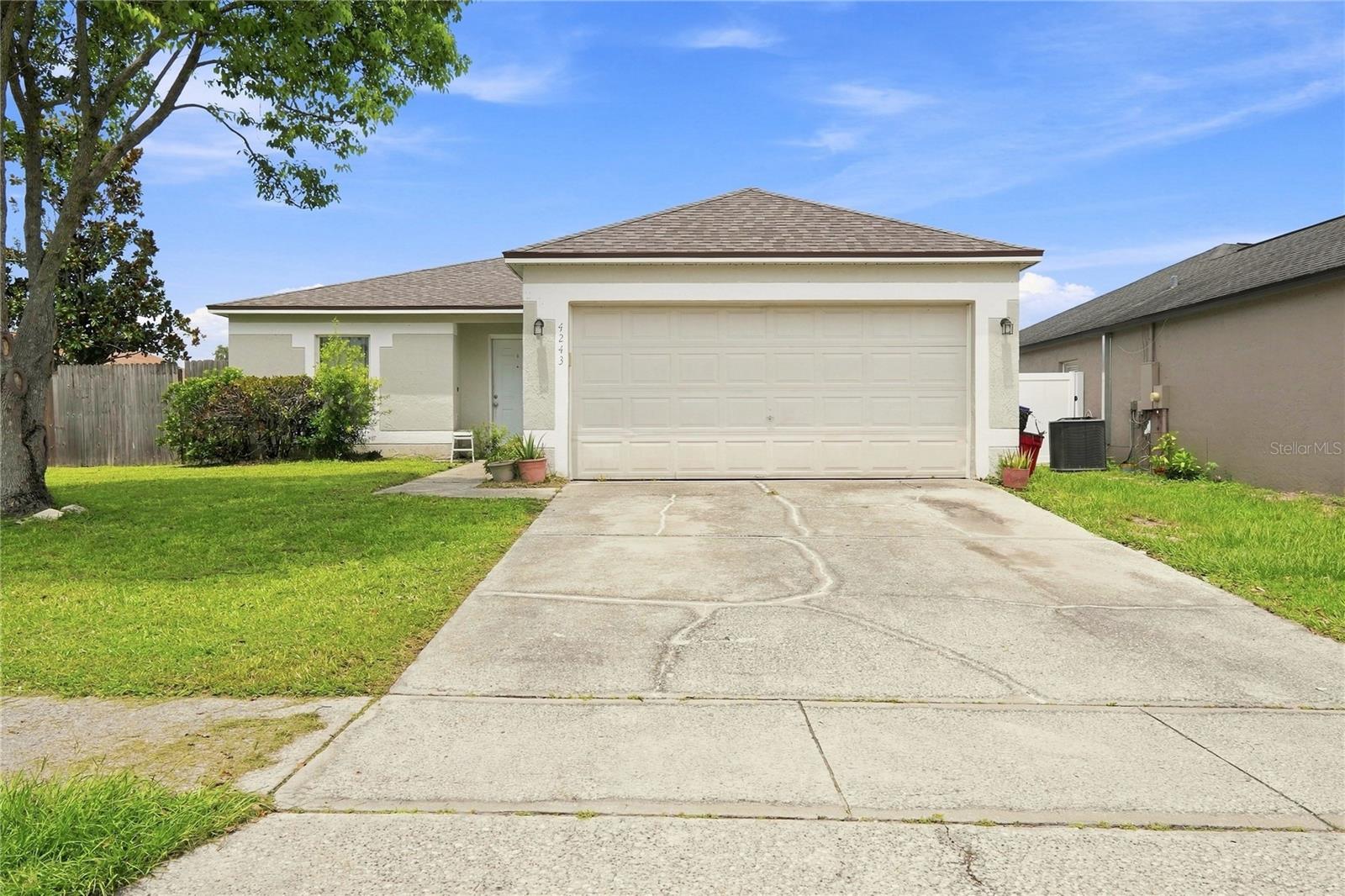 En Venta 4243 MENDENWOOD LN, ORLANDO, FL 32826
