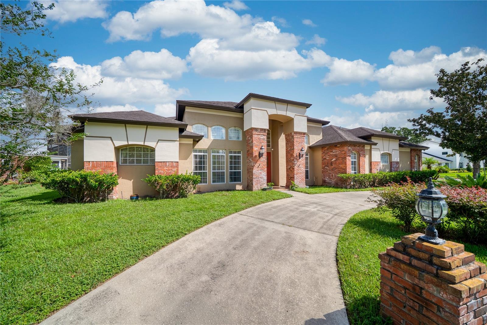 Welcome to 2335 Forest Club Drive!
