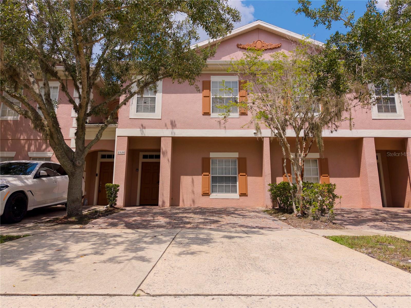 Foto de propiedad en 2328 CARAVELLE CIR KISSIMMEE con MLS# O6433617