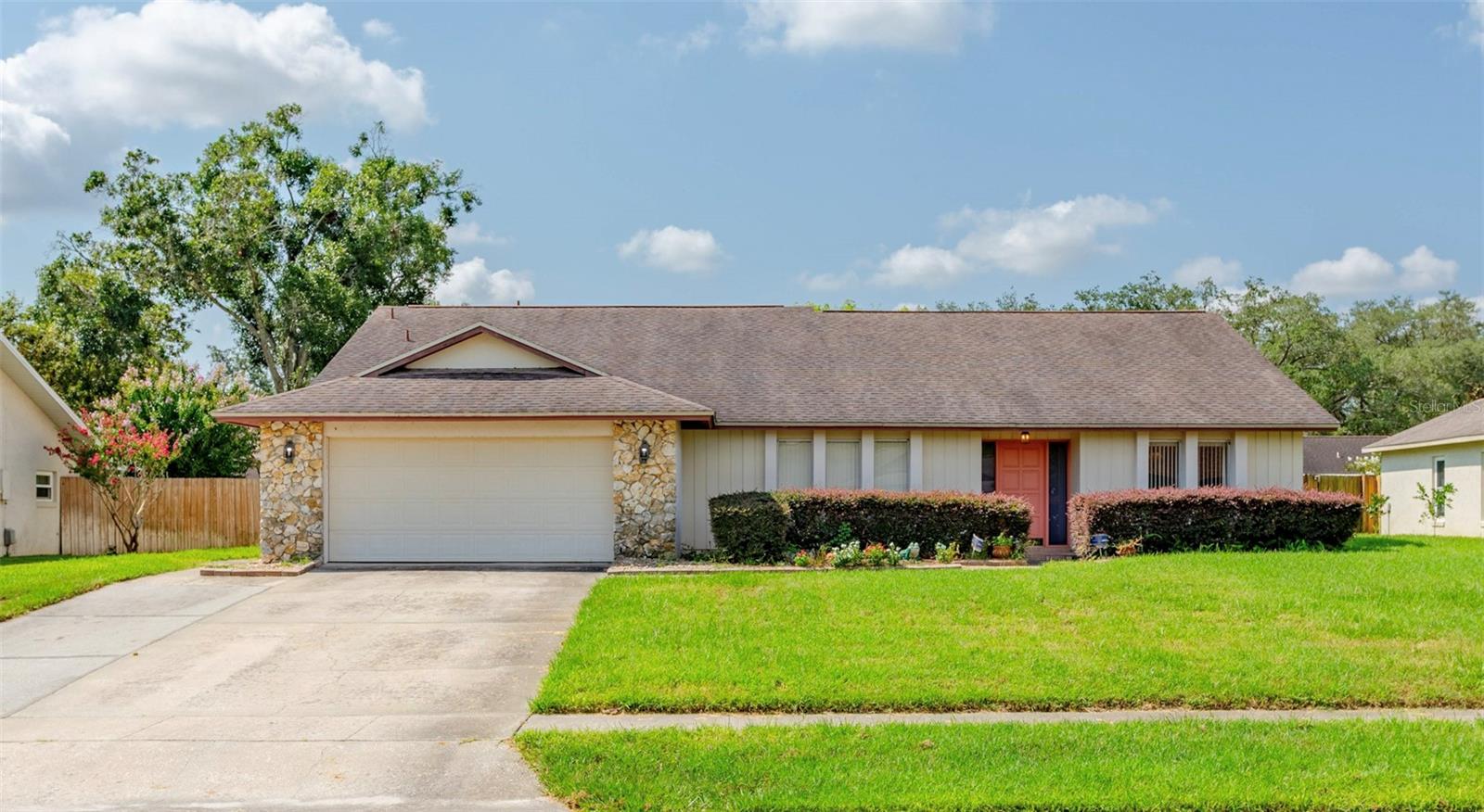 Foto de propiedad en 8830 ASPEN AVE ORLANDO con MLS# O6433722
