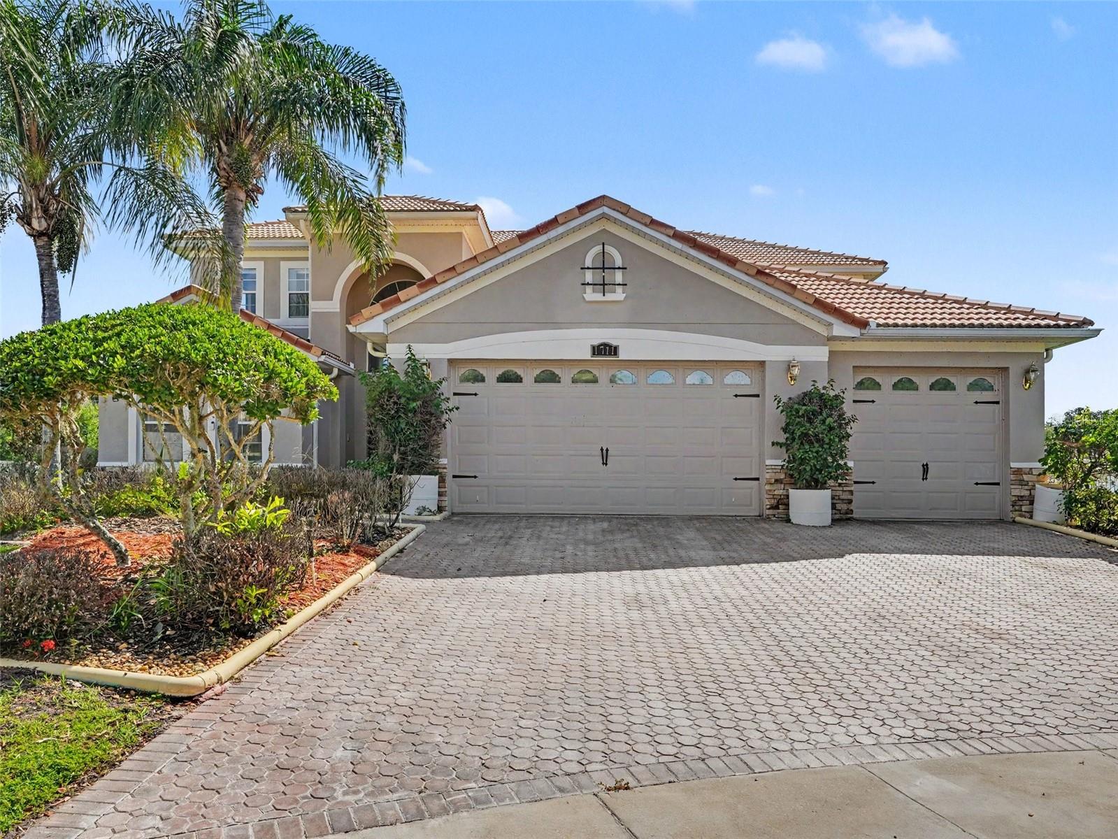 Foto de propiedad en 1711 WINDWARD OAKS CT KISSIMMEE con MLS# O6433747