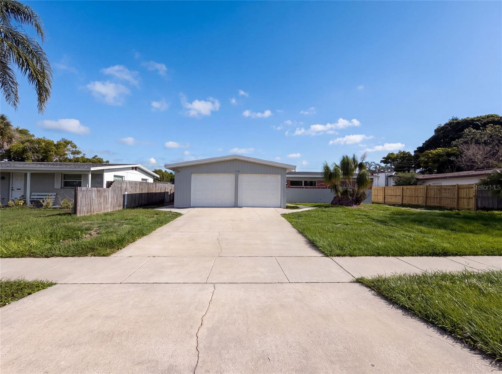 Foto de propiedad en 160 CARIB DR MERRITT ISLAND con MLS# O6434025
