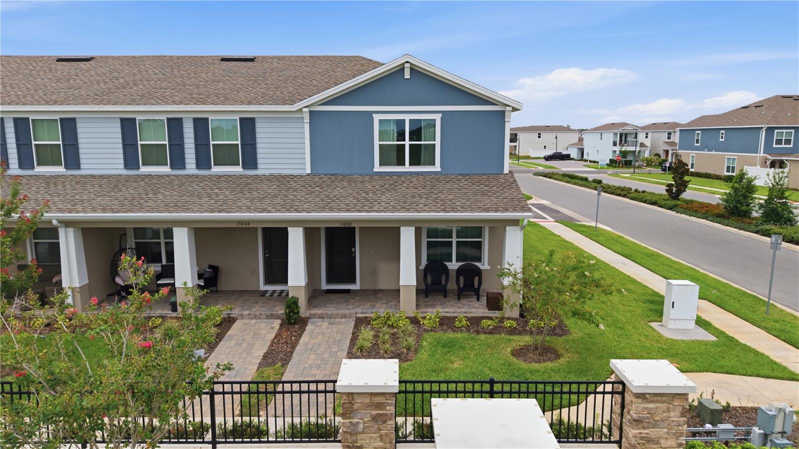 Foto de propiedad en 15038 WINDFLOWER ALY WINTER GARDEN con MLS# O6434050