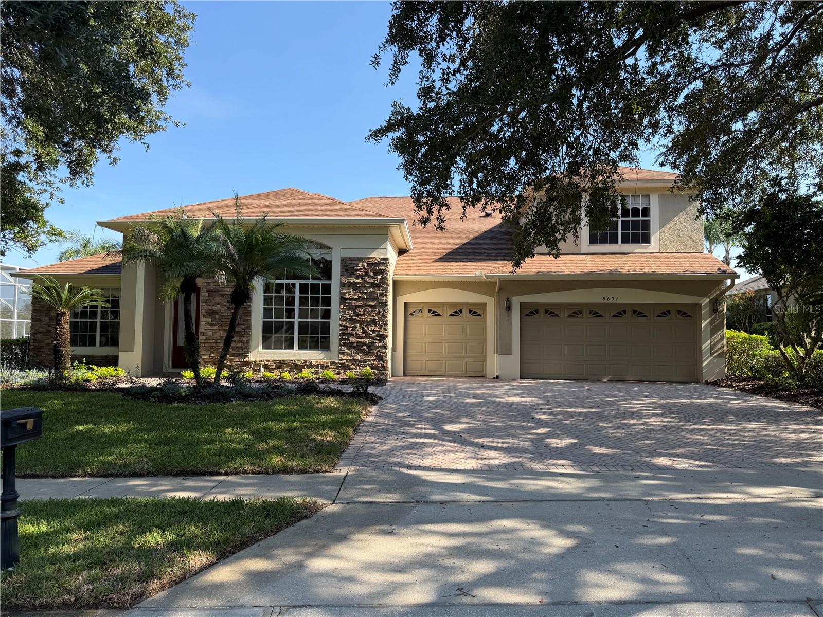 Foto de propiedad en 9609 WESTOVER CLUB CIR WINDERMERE con MLS# O6434228