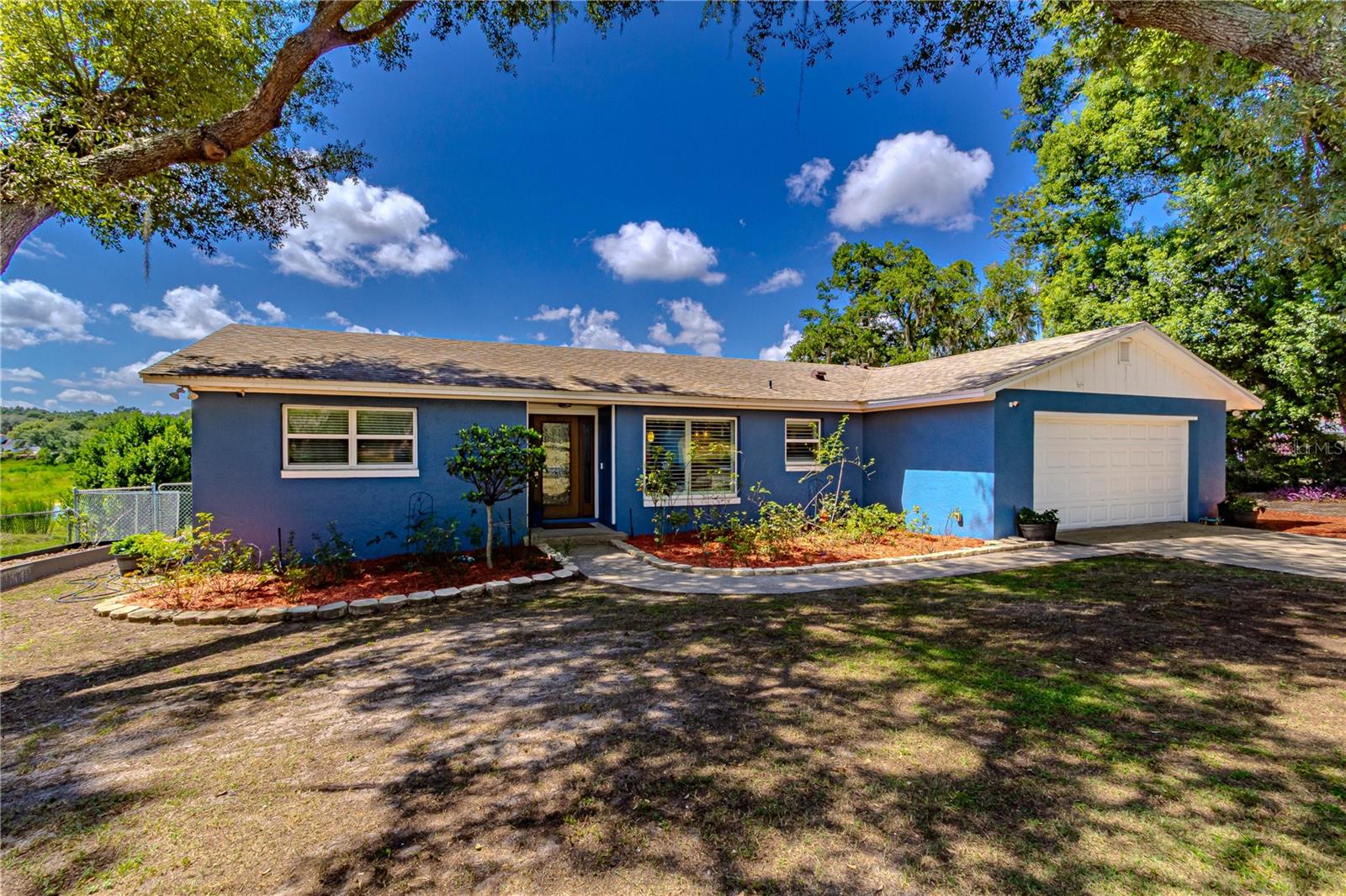 Foto de propiedad en 6526 LYNN RD ORLANDO con MLS# O6434355