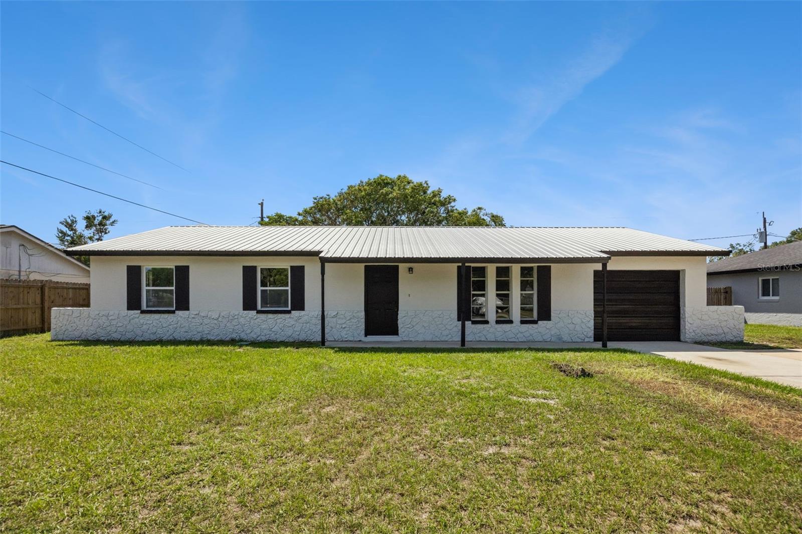 Foto de propiedad en 1660 ASHWOOD AVE TITUSVILLE con MLS# O6434432