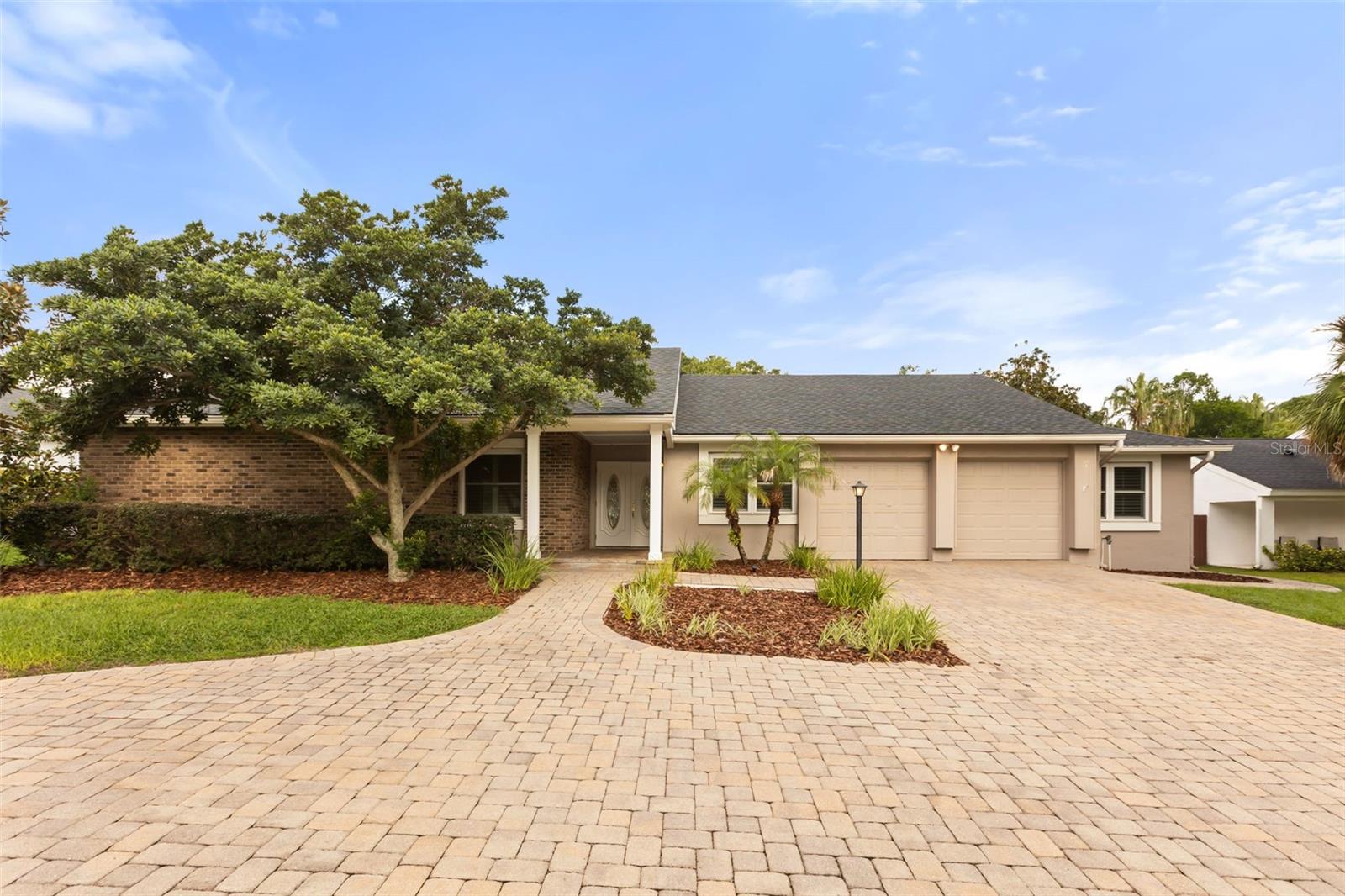 Foto de propiedad en 7449 SPARKLING LAKE RD ORLANDO con MLS# O6434904