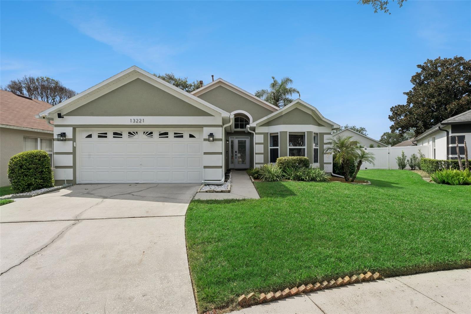 Foto de propiedad en 13221 WILD DUCK CT ORLANDO con MLS# O6435063