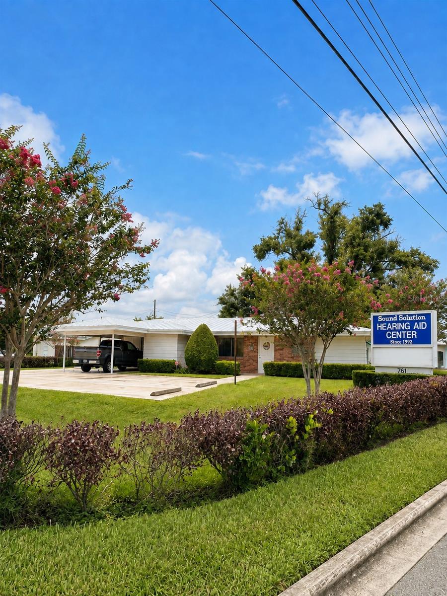 Foto de propiedad en 761 E PRIMA VISTA BLVD PORT ST LUCIE con MLS# O6435154