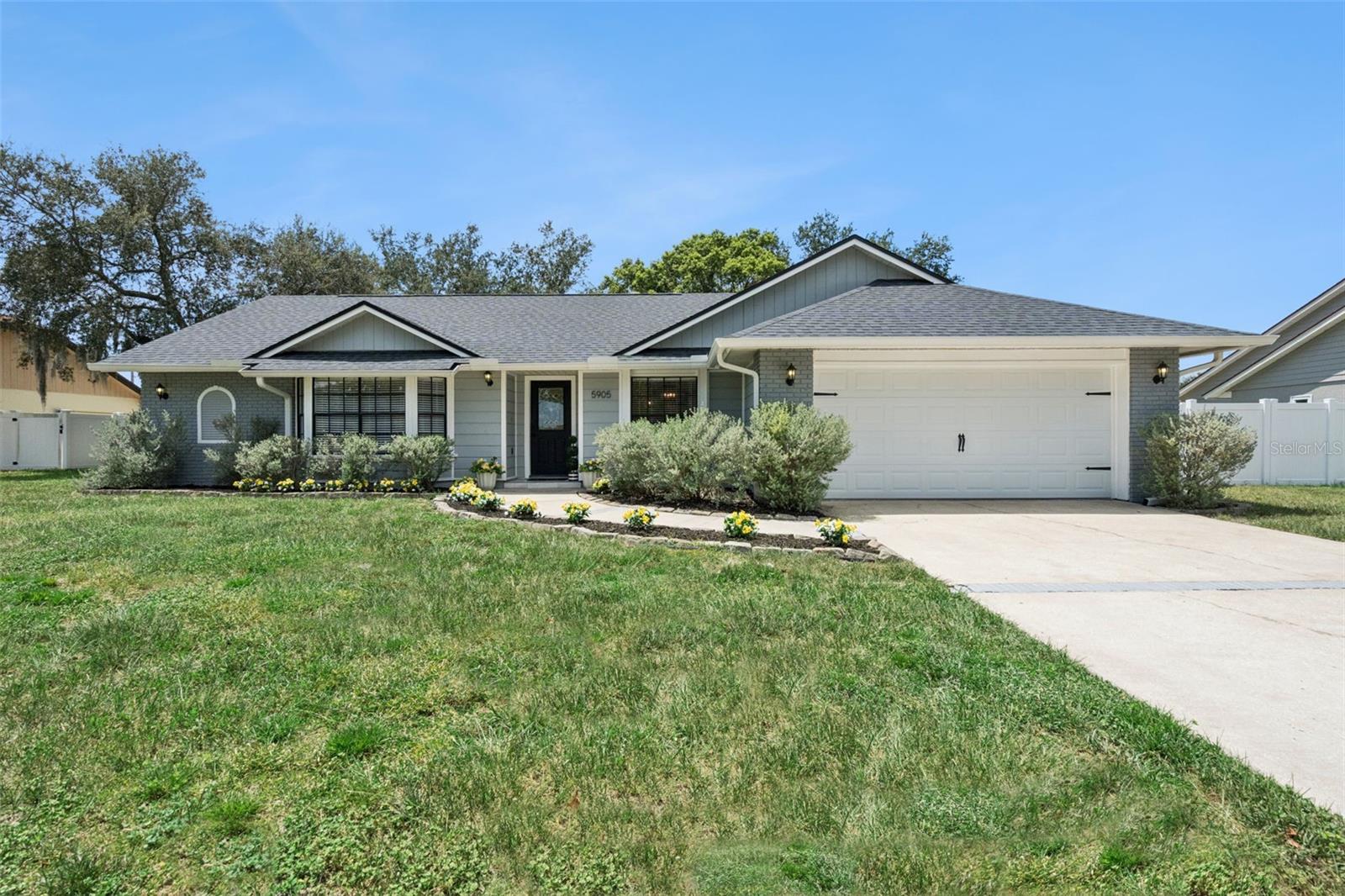 Foto de propiedad en 5905 CEDAR PINE DR ORLANDO con MLS# O6435174