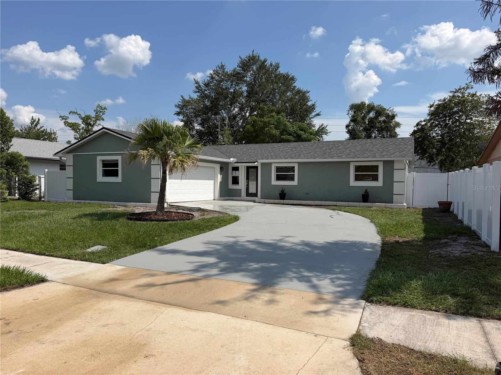 Foto de propiedad en 10436 JANE EYRE DR ORLANDO con MLS# O6435533