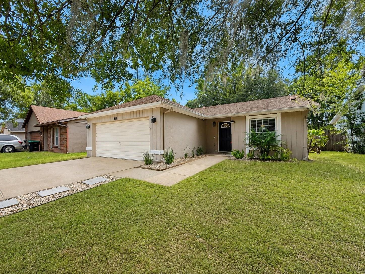 Foto de propiedad en 818 MAPLE FOREST DR ORLANDO con MLS# O6436010