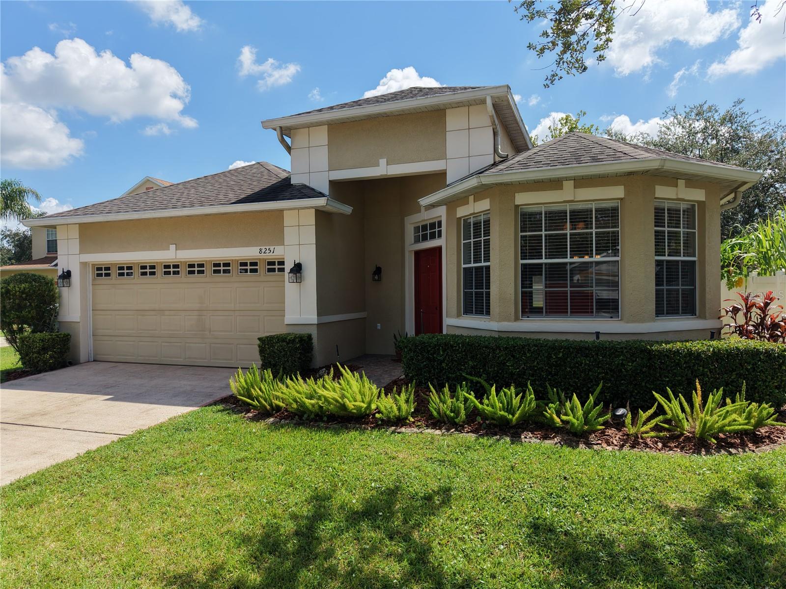 Foto de propiedad en 8251 NEWBURY SOUND LN ORLANDO con MLS# O6436205