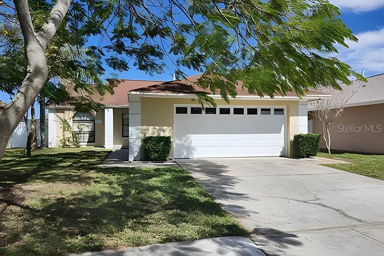 Foto de propiedad en 3129 BEAR PATH KISSIMMEE con MLS# O6436552