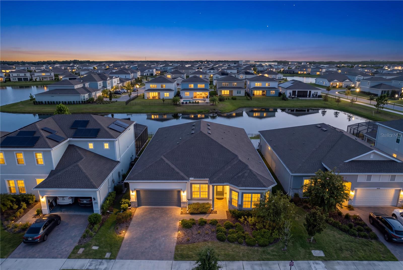 Foto de propiedad en 13828 TYBEE BEACH LN ORLANDO con MLS# O6436555