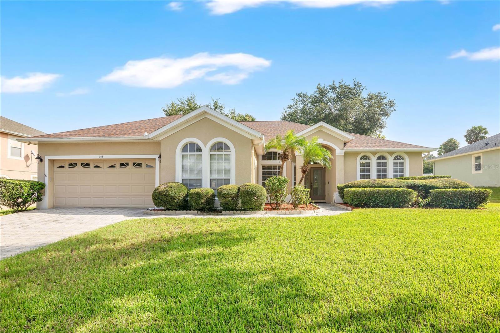 Foto de propiedad en 253 BEACON POINTE DR OCOEE con MLS# O6436632