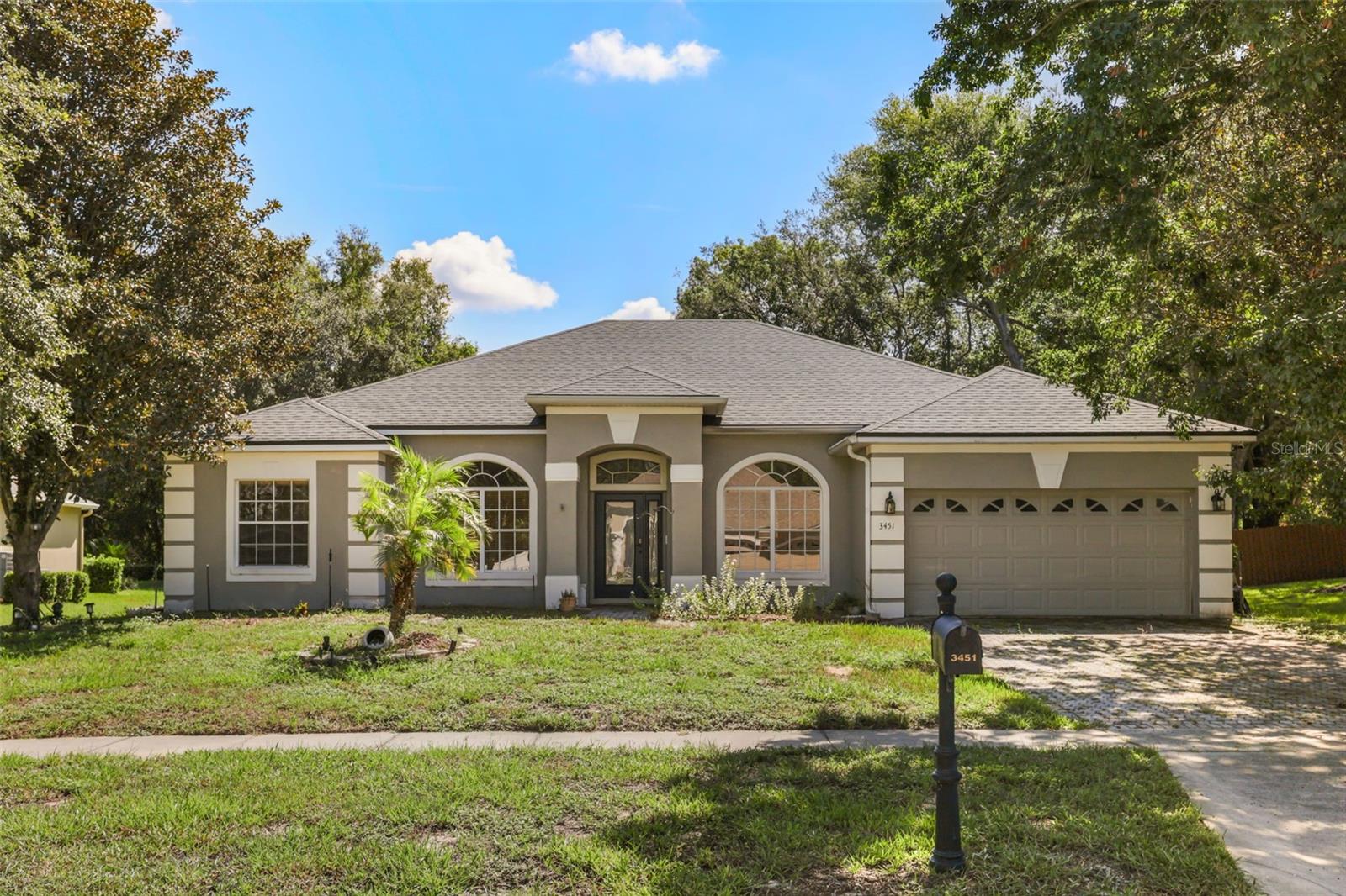 Foto de propiedad en 3451 PLAYERS POINT LOOP APOPKA con MLS# O6436713